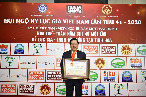 Biendong POC’s flag-salute ceremonies set Guinness Vietnam record ảnh 3 Biendong POC’s flag-salute ceremonies set Guinness Vietnam record ảnh 3