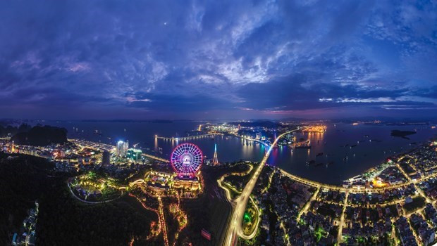 Ha Long winter carnival awaits visitors during New Year holiday ảnh 1