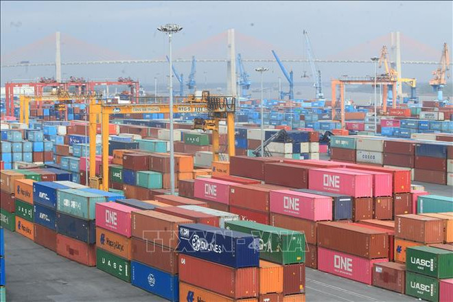 Trade surplus hits 8.4 billion USD in four months: GSO ảnh 1 Trade surplus hits 8.4 billion USD in four months: GSO ảnh 1