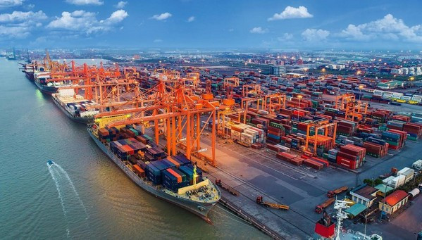 Vietnam records trade surplus of over 11.2 billion USD ảnh 1