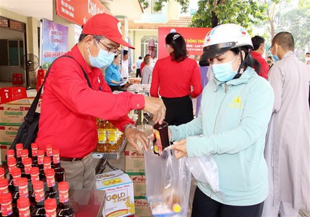 Red Cross Society helps 18.8 million disadvantaged people in 2022 ảnh 1