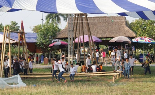 Village hosts many June activities for children ảnh 1