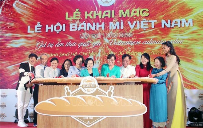 First-ever baguette festival honours national delicacy ảnh 1