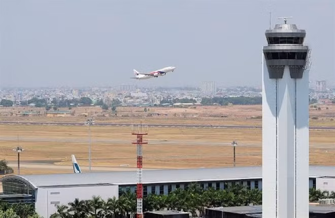 Air traffic control centre proposed for HCM City ảnh 1
