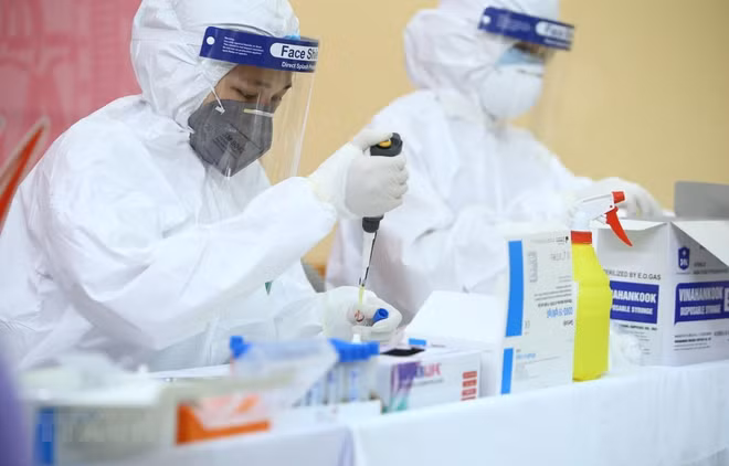 More cases linked with hospital’s COVID-19 cluster detected ảnh 1
