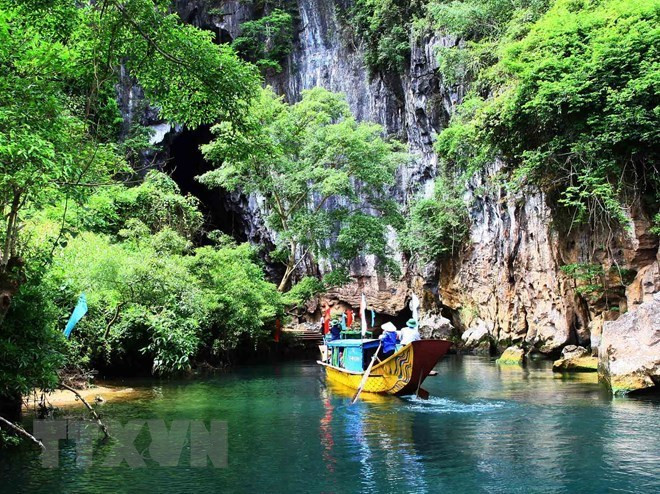 Quang Binh works to boost tourism development ảnh 1