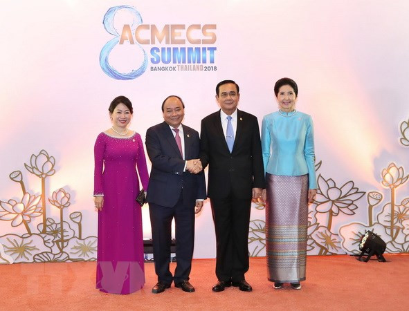 Vietnamese PM meets Thai counterpart on sidelines of ACMECS 8 ảnh 1
