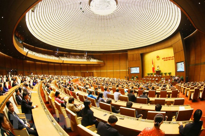 National Assembly’s 5th session shifts from presentation to debate ảnh 1