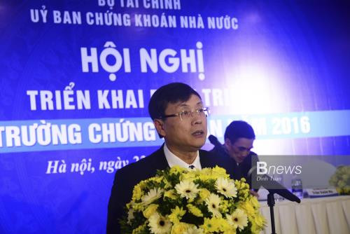 Securities sector sets forth measures to develop market ảnh 1