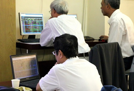 Vietnamese stocks up amid crude volatility ảnh 1