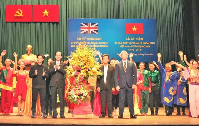 Vietnam-UK diplomatic ties marked in HCM City ảnh 1