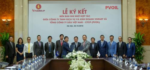 VinFast, PV Oil partner to implement e-vehicle charging stations ảnh 1 VinFast, PV Oil partner to implement e-vehicle charging stations ảnh 1