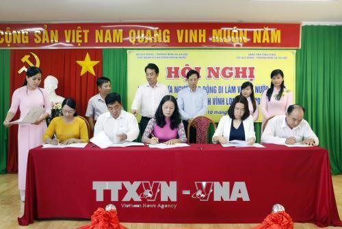 Vinh Long seeks ways to increase labour export ảnh 1
