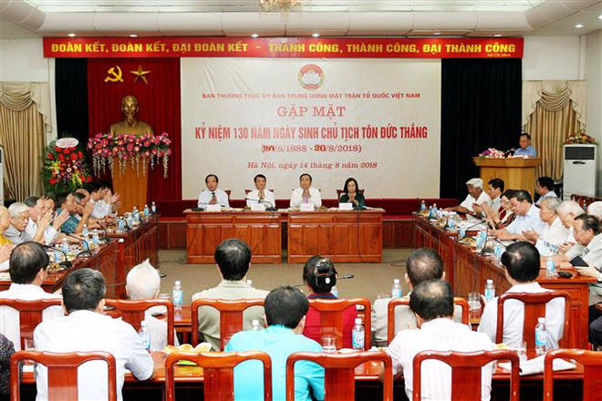Get-together marks 130th birthday of President Ton Duc Thang ảnh 1