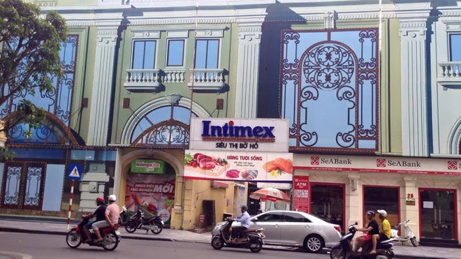 Hotel by iconic lake draws fire ảnh 1