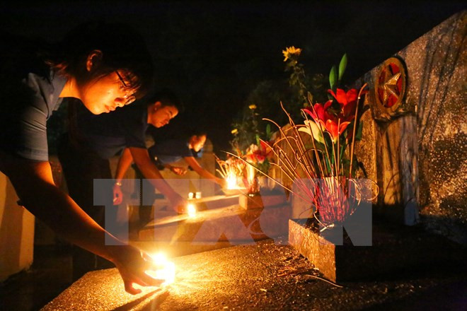 Heroic mothers, war martyrs’ relatives, invalids to get gifts ảnh 1