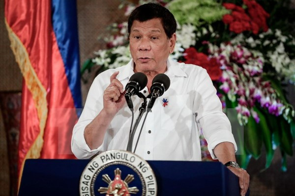 President Duterte admits US supplying weapons to Philippines to fight terrorism ảnh 1