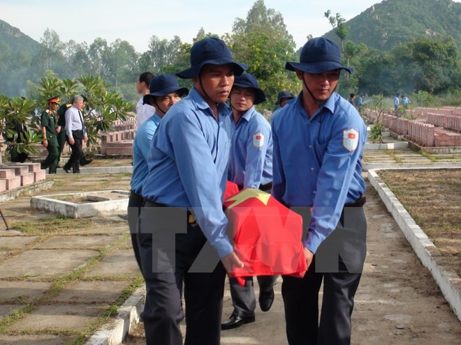 Memorial services for soldier remains repatriated from Cambodia ảnh 1 Memorial services for soldier remains repatriated from Cambodia ảnh 1