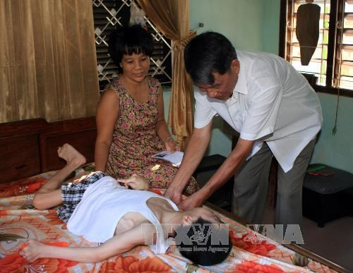 HCM City assists poor, AO victims in Ninh Thuan ảnh 1