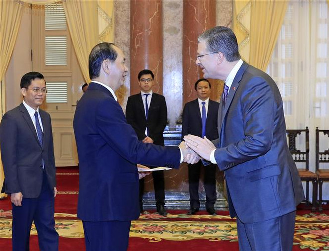 President Tran Dai Quang welcomes newly-accredited ambassadors ảnh 4