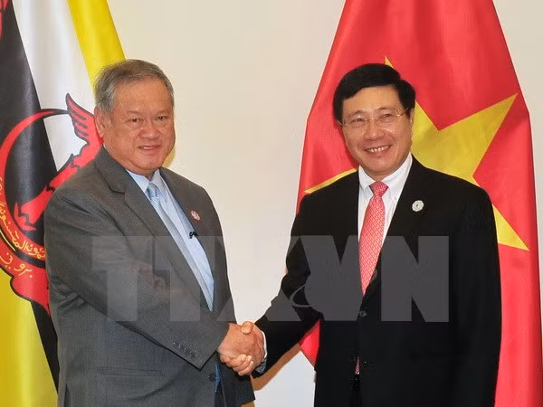 Deputy PM Pham Binh Minh meets Brunei Minister ảnh 1