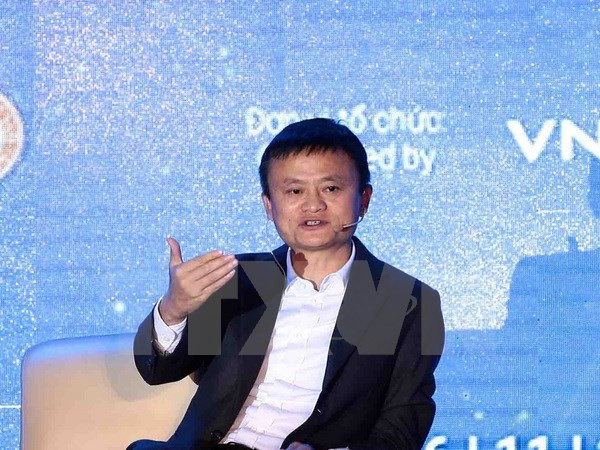 Billionaire Jack Ma talks with Vietnamese students ảnh 1