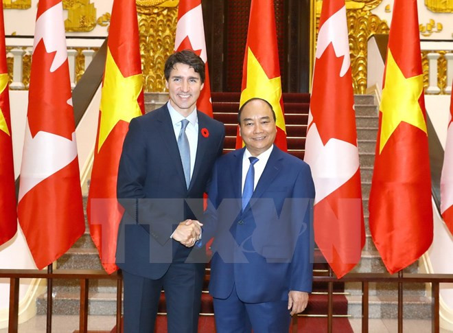 PMs Nguyen Xuan Phuc, Justin Trudeau hold talks ảnh 1