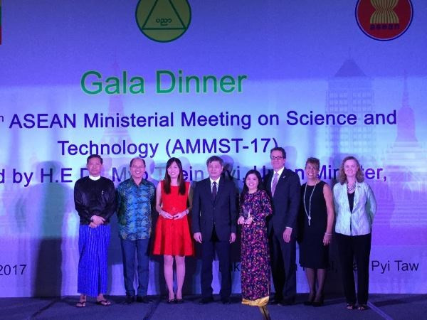 Young Vietnamese lecturer honoured for winning ASEAN-US science prize ảnh 1 Young Vietnamese lecturer honoured for winning ASEAN-US science prize ảnh 1