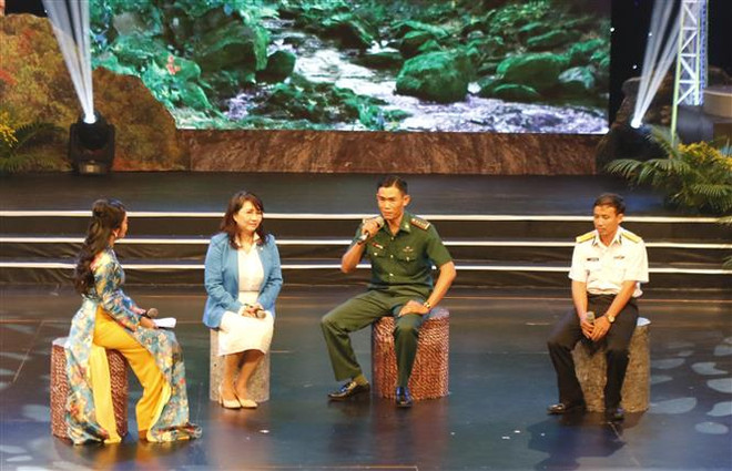 HCM City: Music show raises over 1.8 million USD for seas, islands ảnh 1