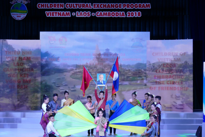 Summer camp for Vietnamese, Lao, and Cambodian kids wraps up ảnh 1 Summer camp for Vietnamese, Lao, and Cambodian kids wraps up ảnh 1