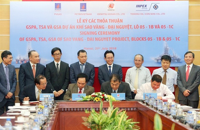 PetroVietnam signs deals on Sao Vang-Dai Nguyet gas field exploitation ảnh 1 PetroVietnam signs deals on Sao Vang-Dai Nguyet gas field exploitation ảnh 1