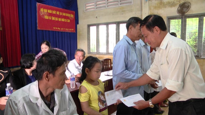 AO/dioxin victims in Can Tho, Tien Giang receive support ảnh 1