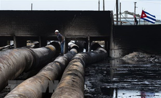 Vietnamese company donates 100,000 USD to Cuba after oil depot fire ảnh 1 Vietnamese company donates 100,000 USD to Cuba after oil depot fire ảnh 1