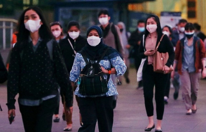 Indonesians told to prepare against potential fuel price hike ảnh 1