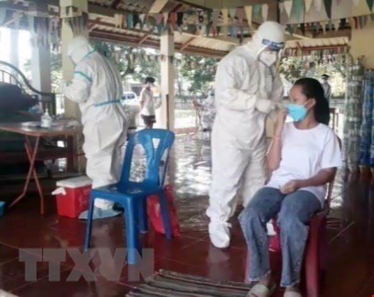 Quang Binh provides effective support for Laos’ Khammouane province in COVID-19 fight ảnh 1