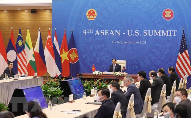 PM attends five conferences on first day of 38th, 39th ASEAN Summits and Related Summits ảnh 5 PM attends five conferences on first day of 38th, 39th ASEAN Summits and Related Summits ảnh 5