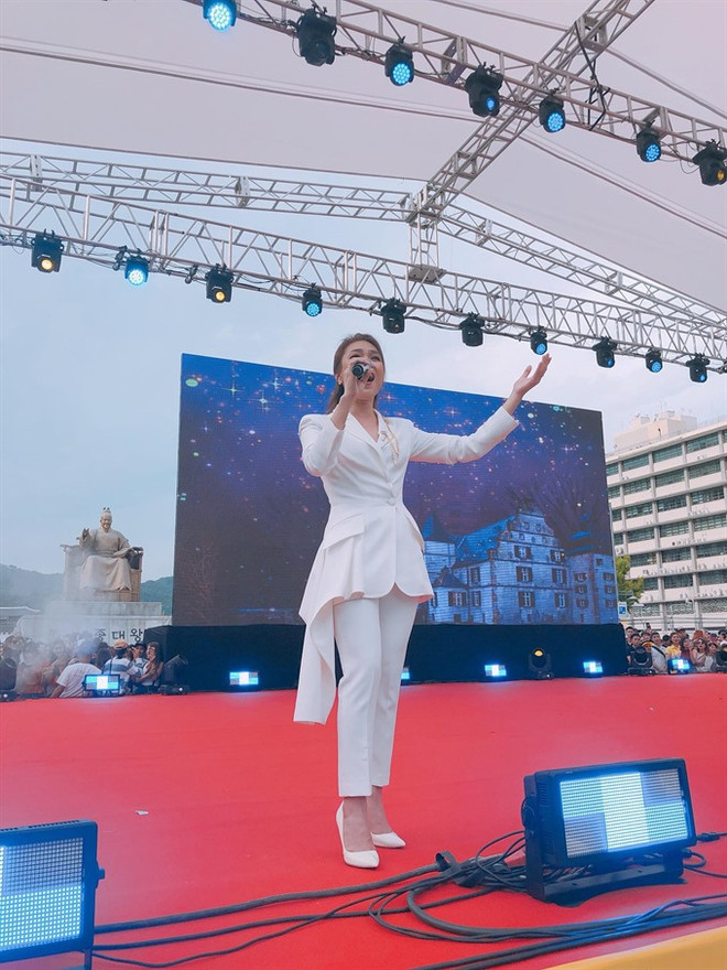 Pop star My Tam to perform in RoK ảnh 1 Pop star My Tam to perform in RoK ảnh 1