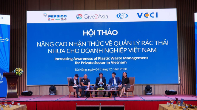 Workshop seeks way to raise SMEs’ awareness in plastic waste management ảnh 2 Workshop seeks way to raise SMEs’ awareness in plastic waste management ảnh 2