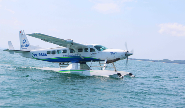 Seaplane service linking Tuan Chau, Co To launched in Quang Ninh ảnh 2