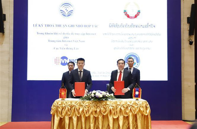 Vietnam helps Laos ensure information security ảnh 2