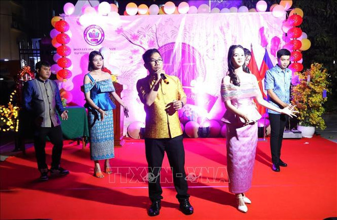 Vietnamese students hold Tet celebration in Cambodia ảnh 1