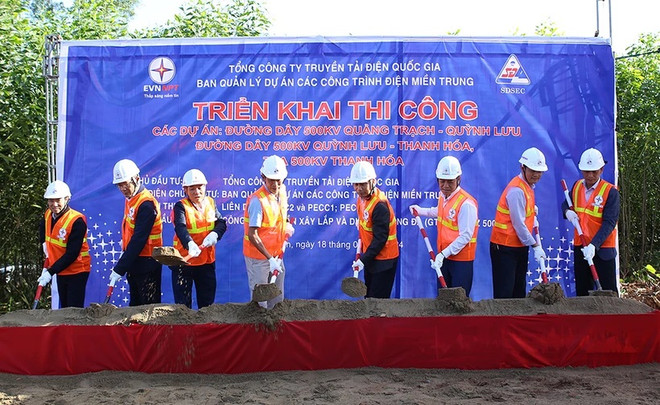 EVN kicks off circuit-3 500kV transmission line sections ảnh 1 EVN kicks off circuit-3 500kV transmission line sections ảnh 1