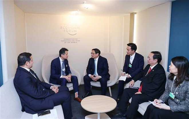 PM busy with bilateral meetings on WEF-54 sidelines in Davos ảnh 3
