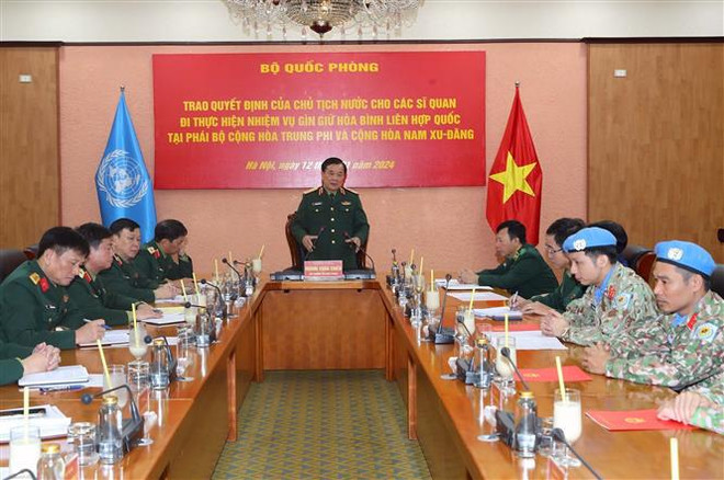 Five Vietnamese officers assigned to join UN peacekeeping mission ảnh 2