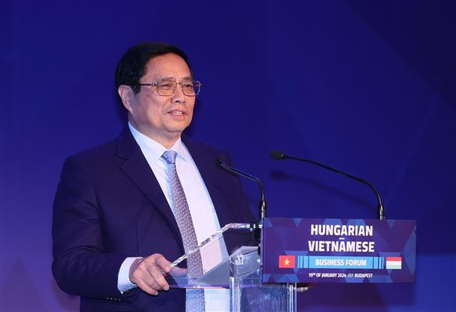 Vietnamese, Hungarian PMs attend business forum ảnh 1 Vietnamese, Hungarian PMs attend business forum ảnh 1