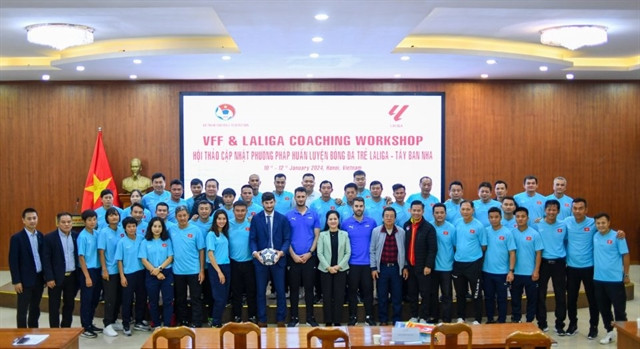 La Liga experts instruct, updated training methods for Vietnamese coaches ảnh 1 La Liga experts instruct, updated training methods for Vietnamese coaches ảnh 1