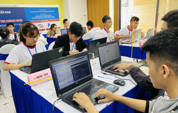 Vietnamese team tops qualifying round of ASEAN information security contest ảnh 1