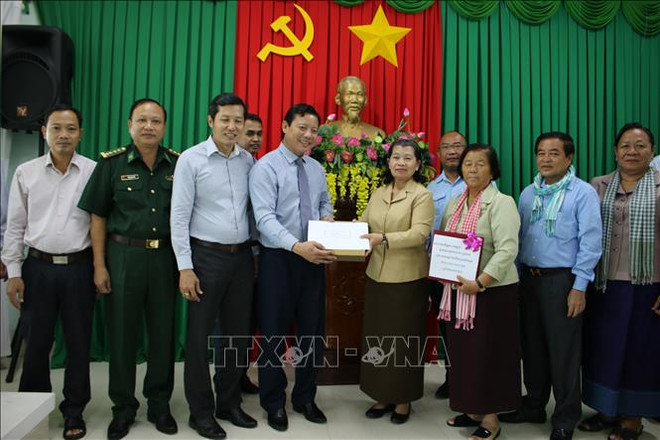 Cambodian Deputy PM provides aid to central region ảnh 1