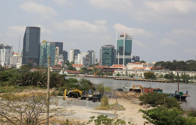 COVID-19 resurgence worsens HCM City property market ảnh 1