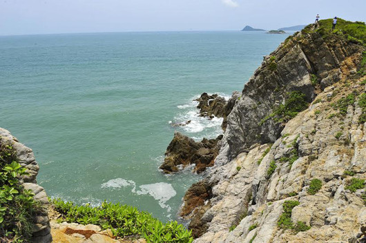 More tourists flock to Quan Lan island in Quang Ninh ảnh 1